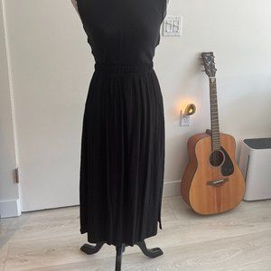 Black pleated skirt, sz s, by Aritzia